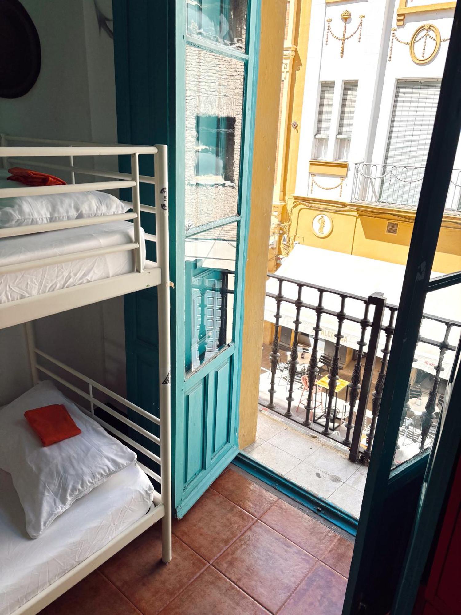 Rio Hostel Sevilla Exteriör bild